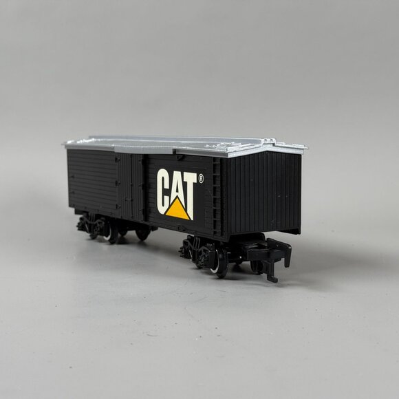 Caterpillar Yellow & Black Train Toy Set With Locomotive & Cargo Car Model - Picture 6 of 7